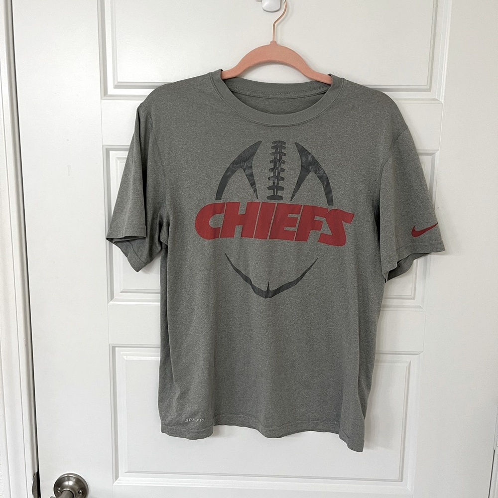 Chiefs gray dri-fit shirt